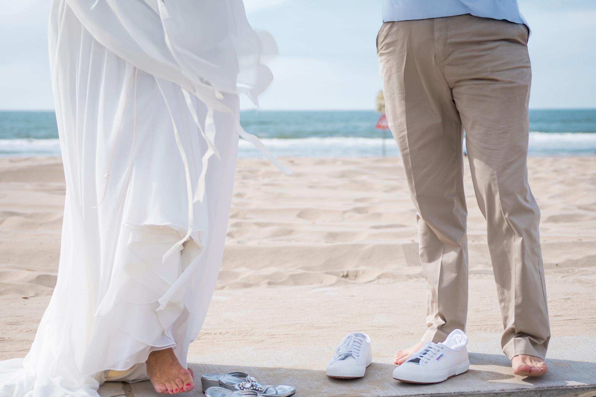 Freie Trauung am Strand in Holland mit Meerblick und romantischer Kulisse