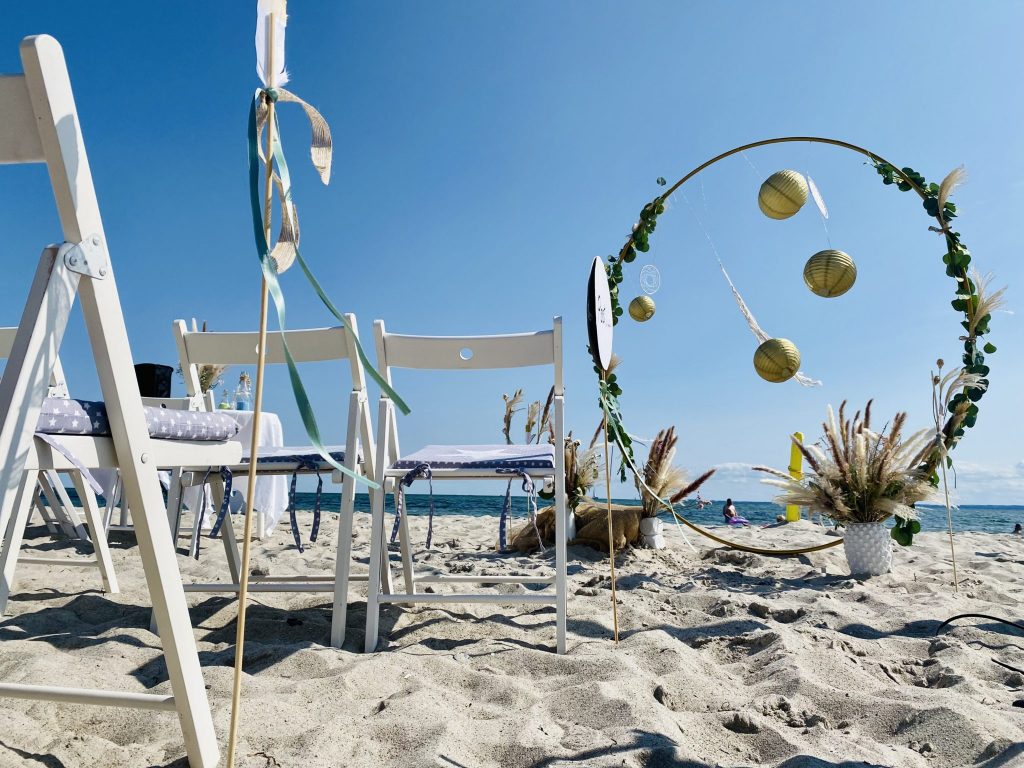 Freie Trauung in Grömitz – Wedding am Meer mit Blick auf die Ostsee