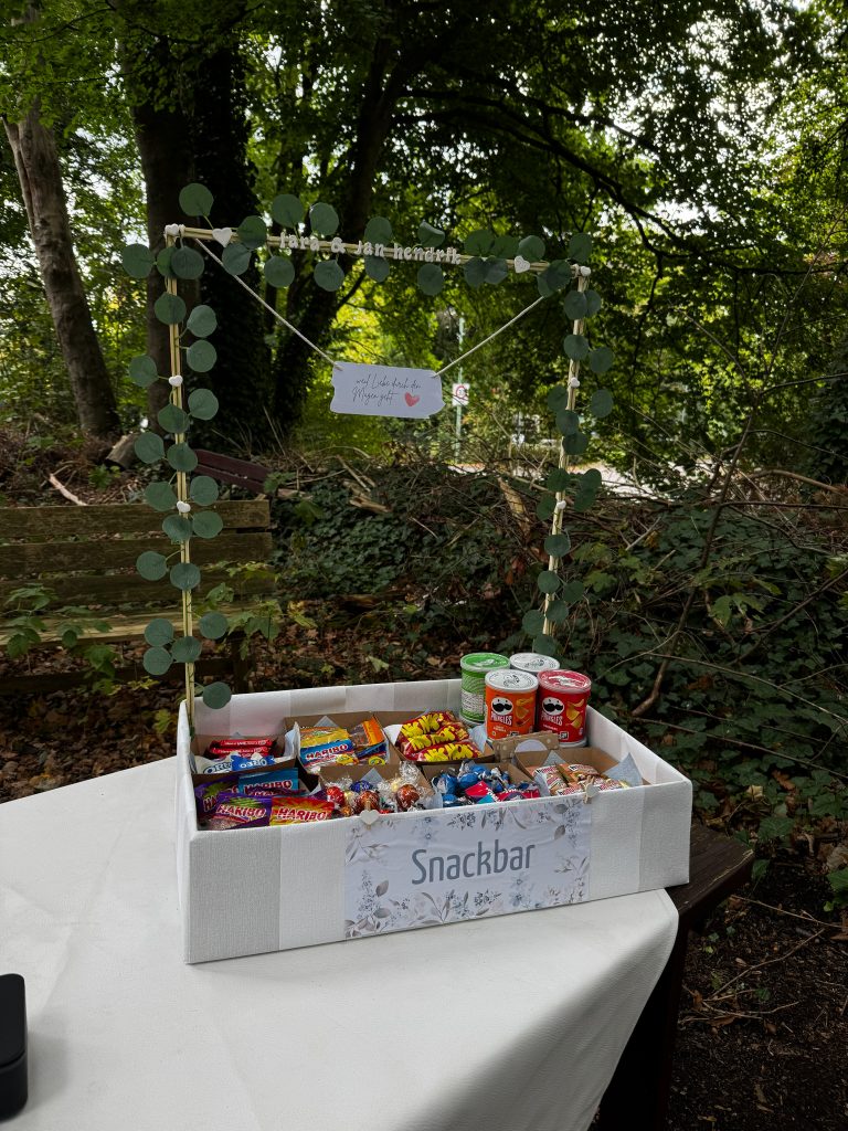 Snackbox als persönliches Ritual bei einer freien Trauung in Lüdenscheid