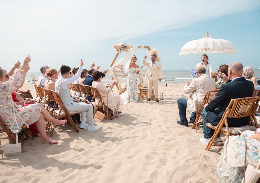 Strandhochzeit in Holland mit Trauung im Beachclub Witsand