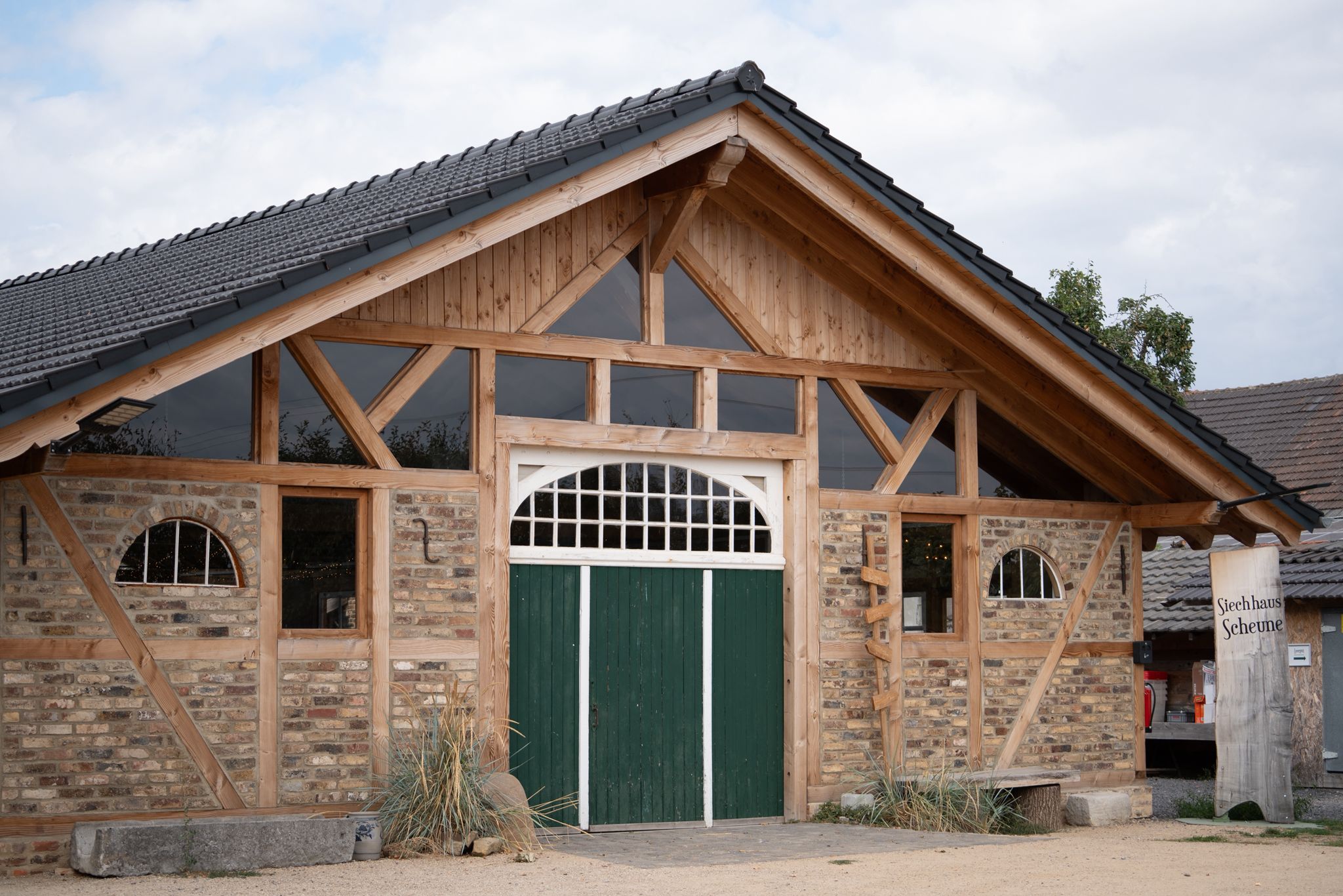 Hochzeitslocation Siechhaus in Zülpich mit historischem Scheunencharme