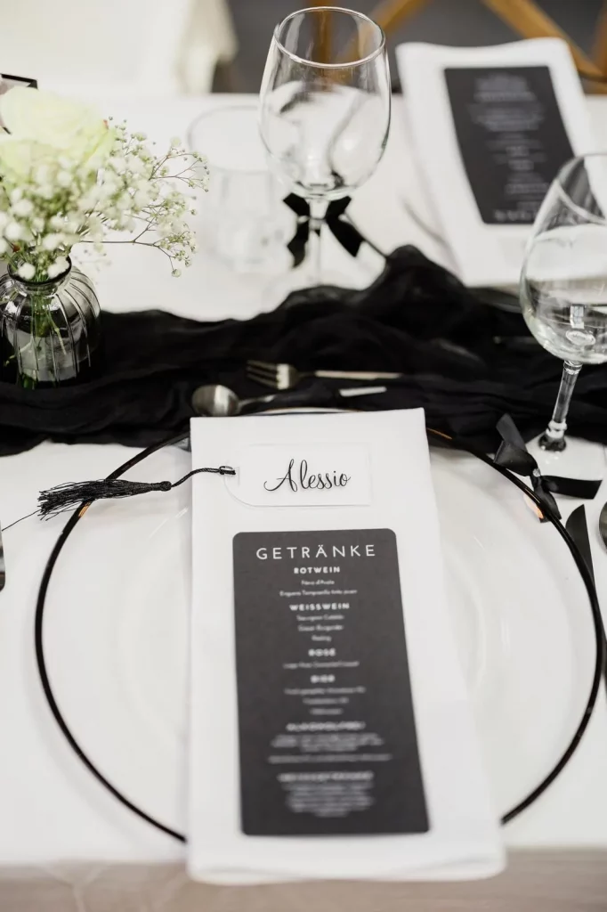 Elegante Tischdekoration bei einer Hochzeit in der Orangerie Wuppertal